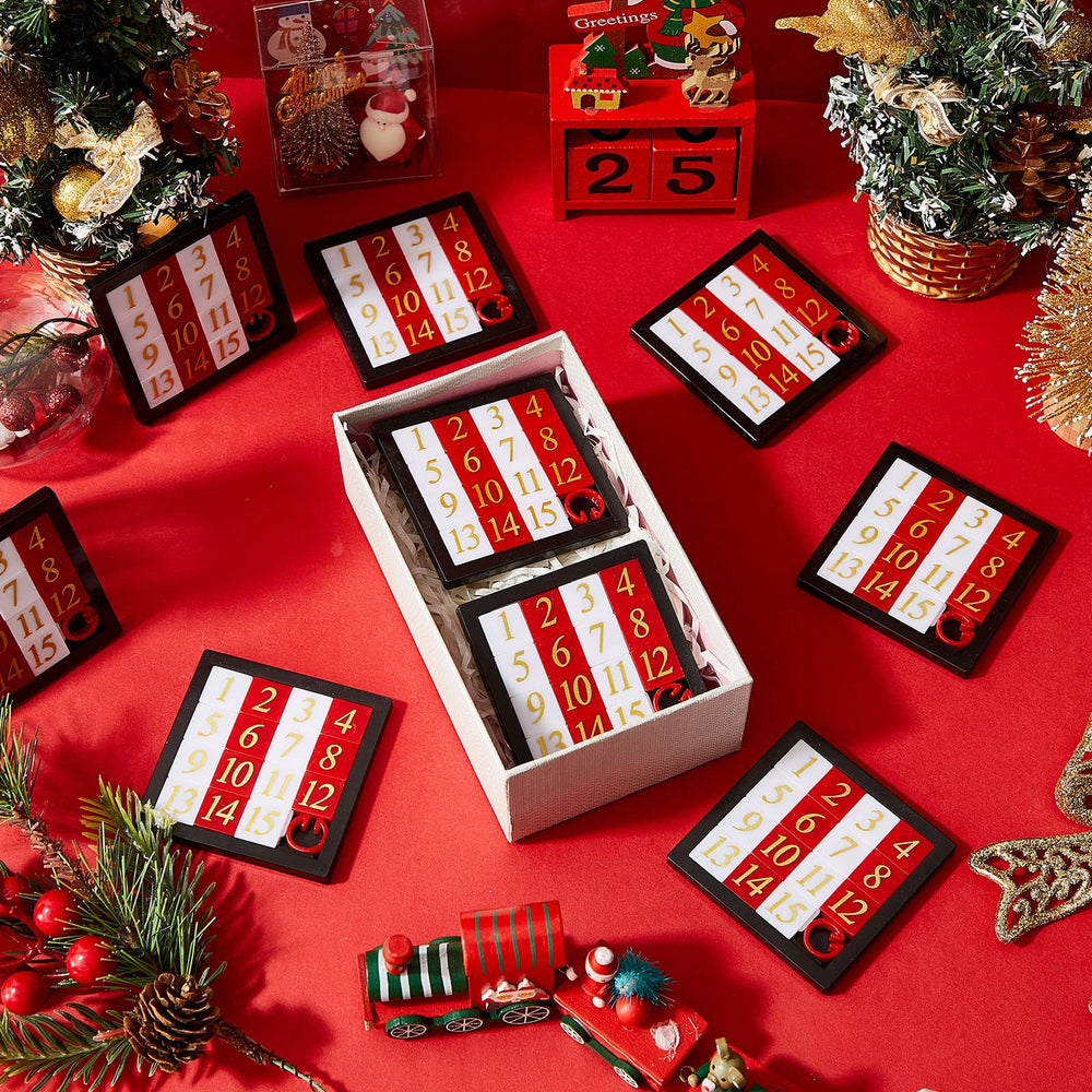 Deekin pocket-size puzzle in hand, easy to carry to parties or classes.