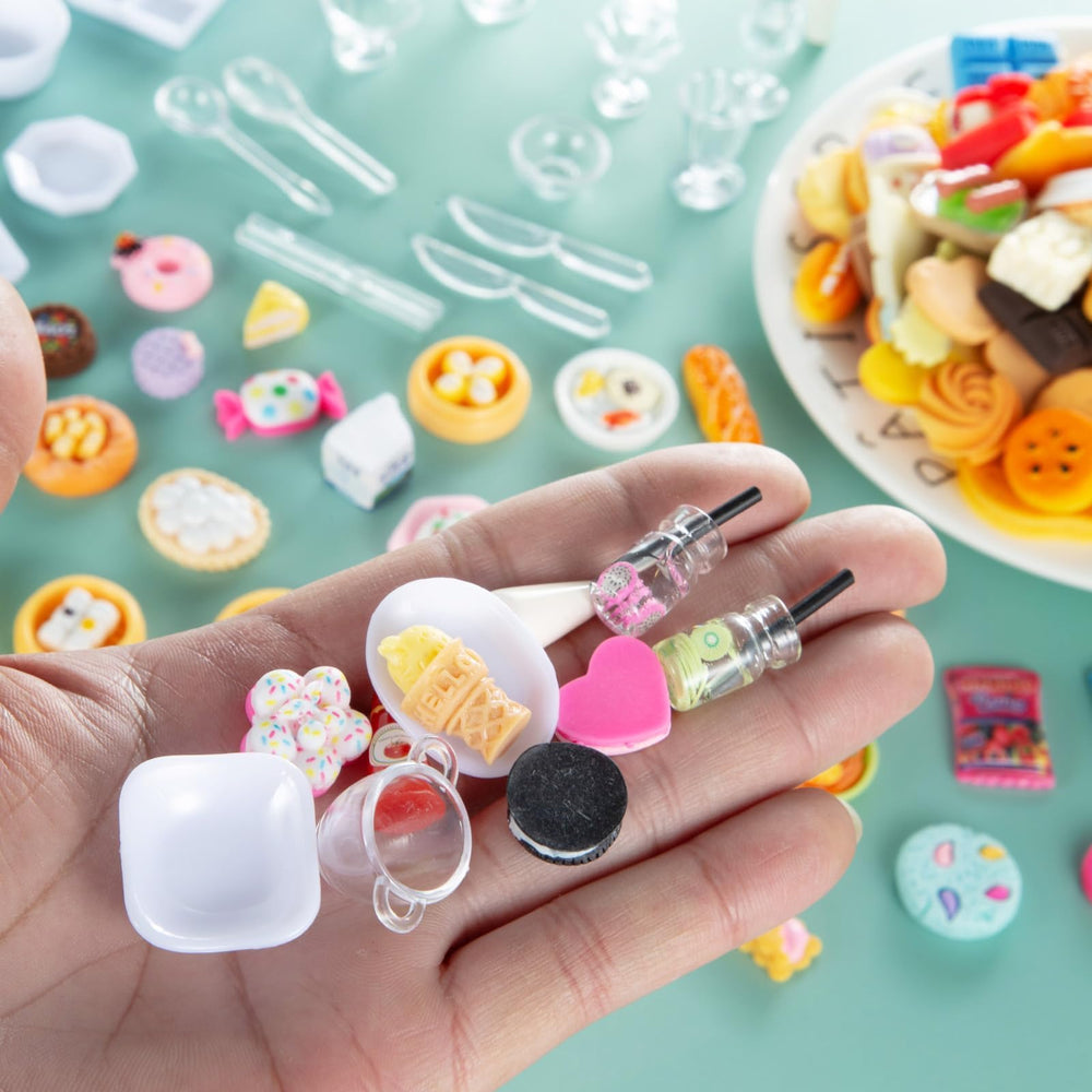 Diinokiy bread donuts and pastries brighten diorama displays for small scenes