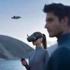 DJI Neo two-way charging hub extends flight time with multiple batteries