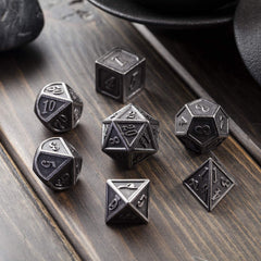 DNDND D20 close-up showing crisp engravings and balance