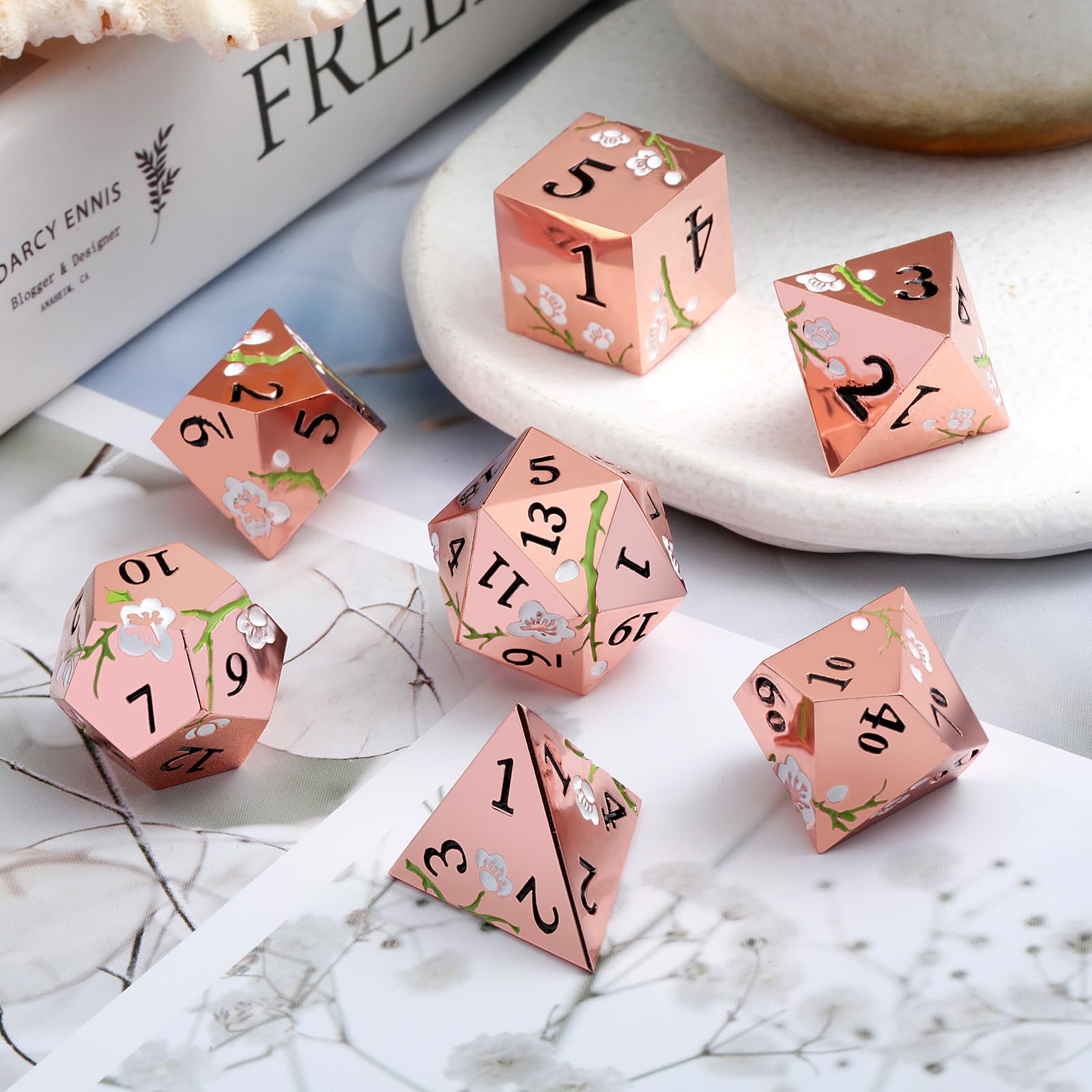 DNDND D6 die adds table-worthy visual flair and smooth handling