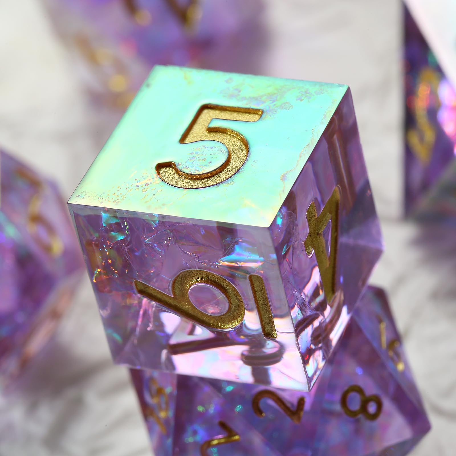 DNDND iridescent lilac D8 dice adds ambiance to RPG campaigns.