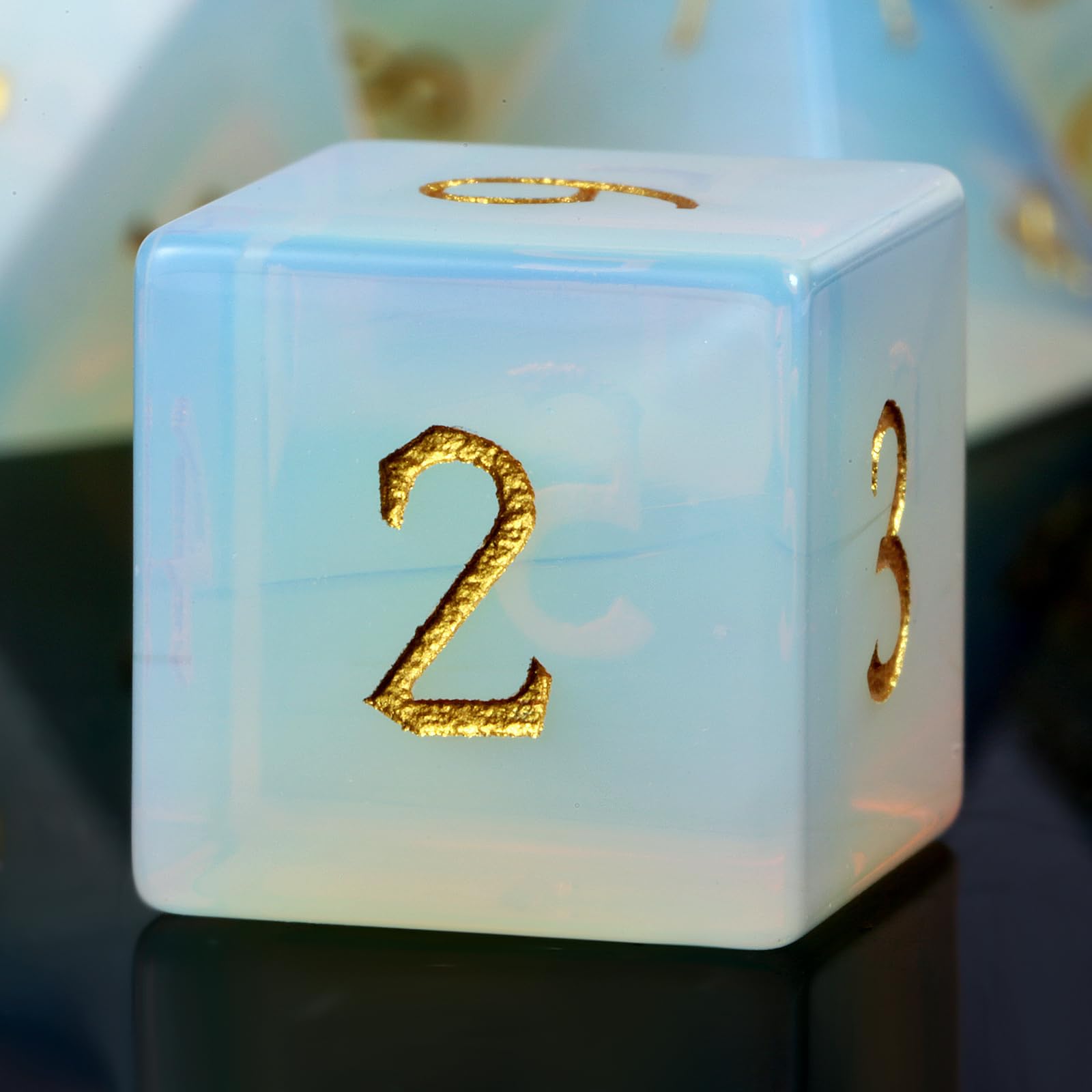 DNDND Opal D4 die with gold engraving for crisp rolls
