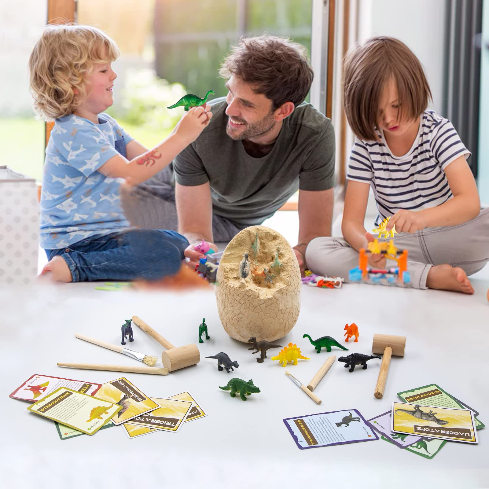 DoDoMagxanadu dinosaur-themed flying chess board invites family play.
