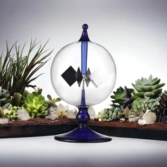 DORAMI gift idea radiometer suited for science lovers.