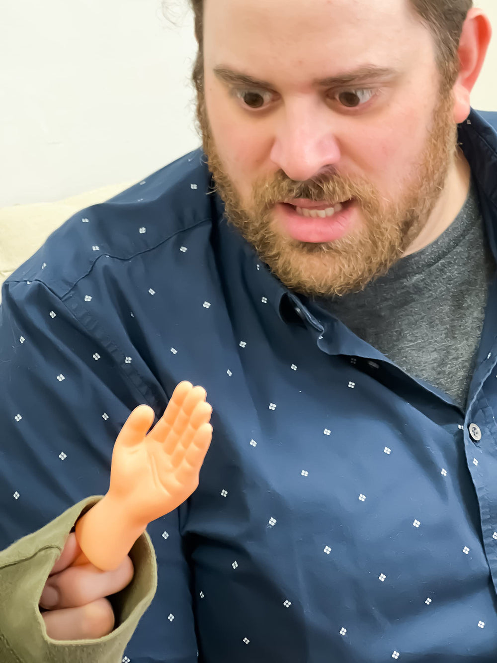 DR DINGUS Get Handsy game box ready for easy storage and travel