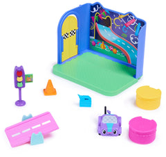 DreamWorks Gabby’s Dollhouse Dollhouse Deliveries reveal two surprise accessories.