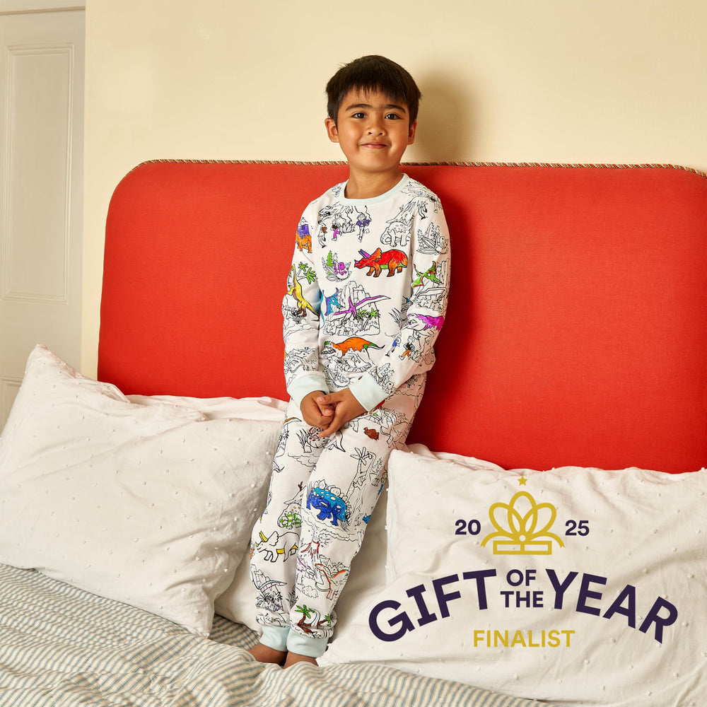 Great for sleepovers, rainy days, and screen-free color-themes.