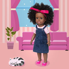 Ecore Fun glasses accessory adds detail to the doll’s look.