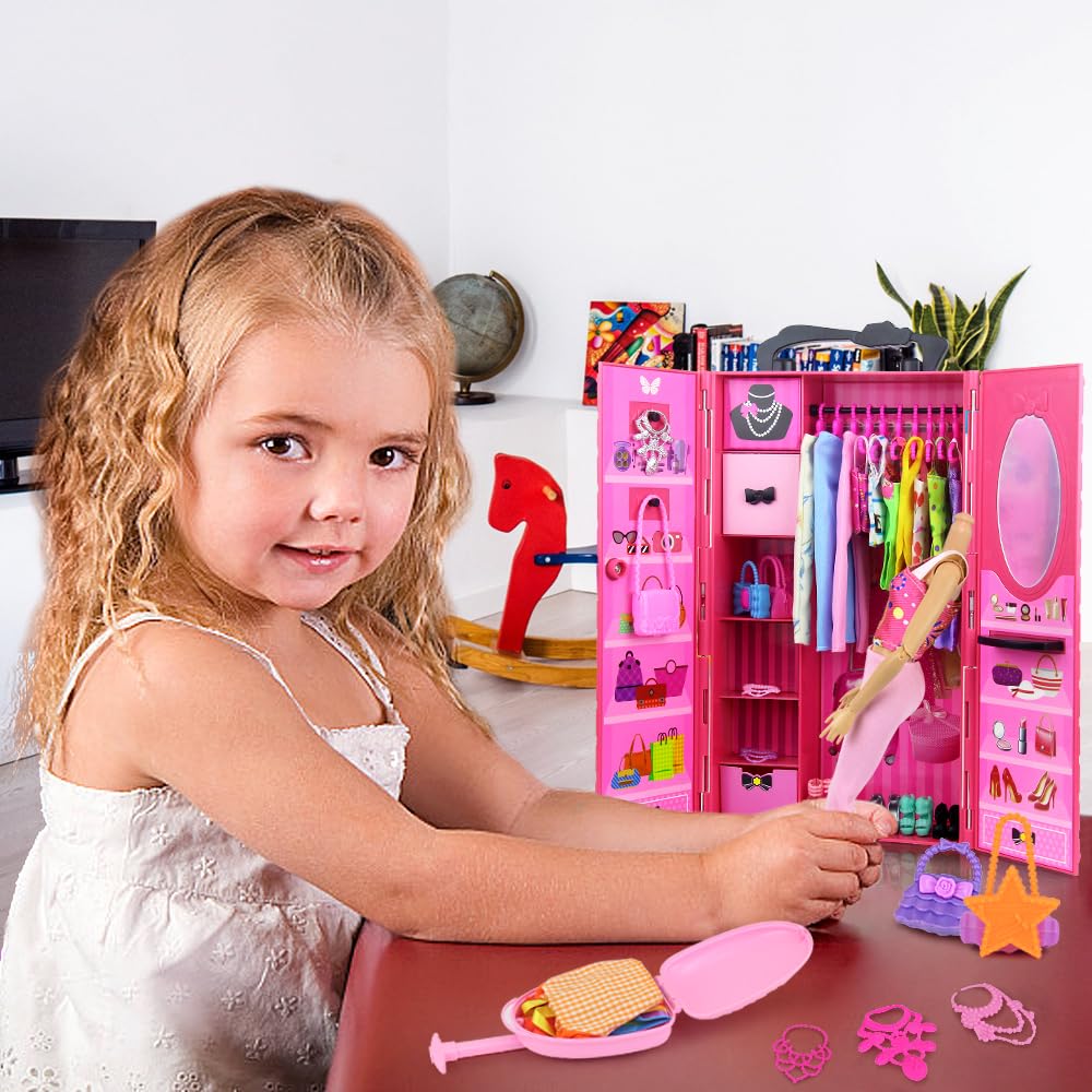 Ecore Fun doll shoe rack keeps footwear neatly arranged.