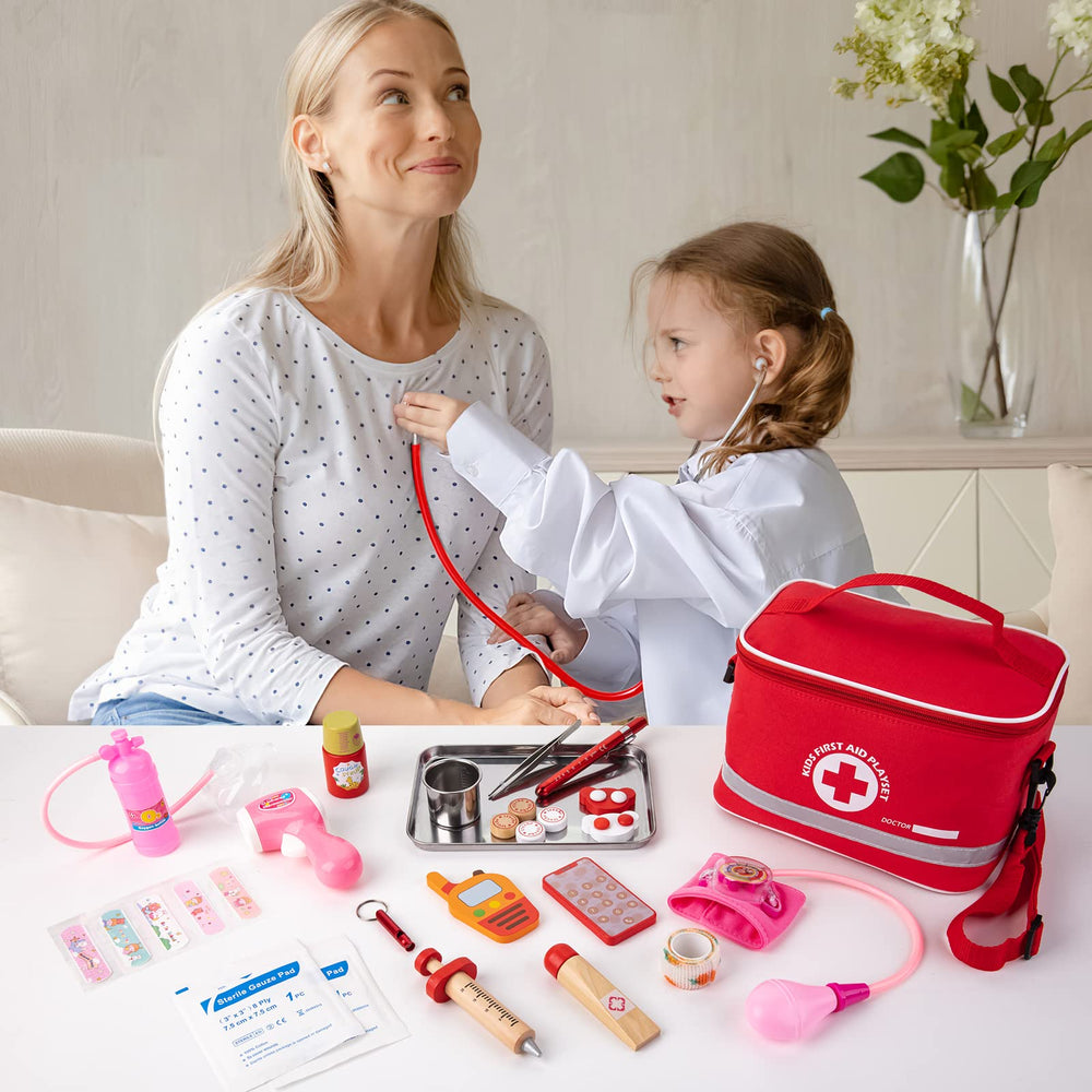 EFO SHM spacious storage bag keeps doctor kit organized on the go.