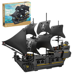 EITOLNR pirate ship-building kit with 921 pieces for immersive assembly