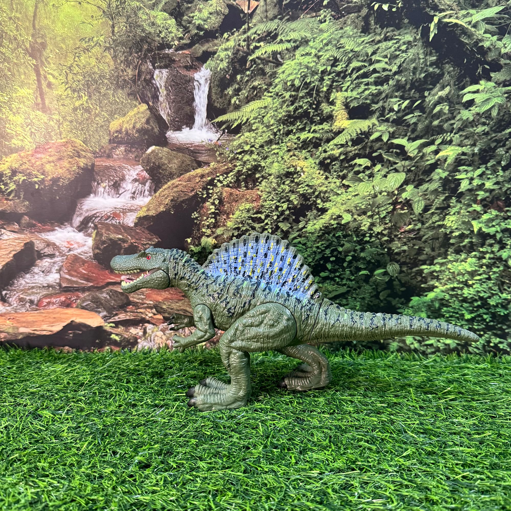 EKU EASYKU Brightly colored dinos invite tactile exploration