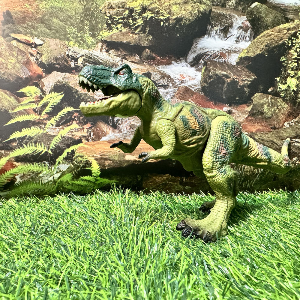 EKU EasyKU stone feature adds natural detail to the dinosaur park diorama