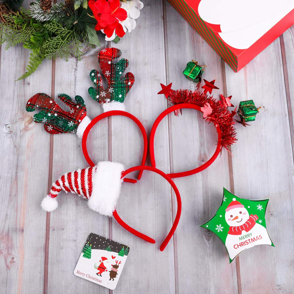 Elcoho reindeer headband enhances family Christmas photos