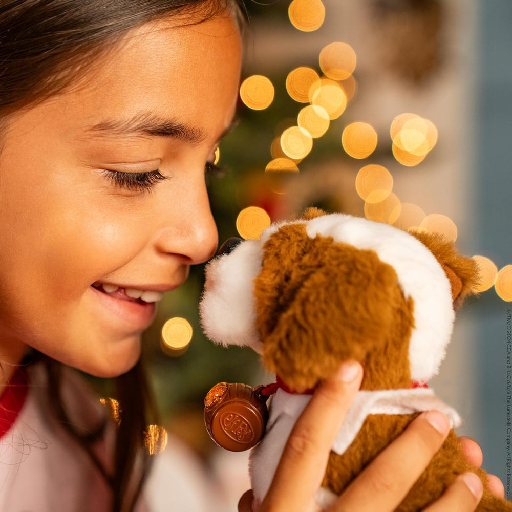 The Elf Pets Grooming brush supports gentle grooming sessions and pretend routines.