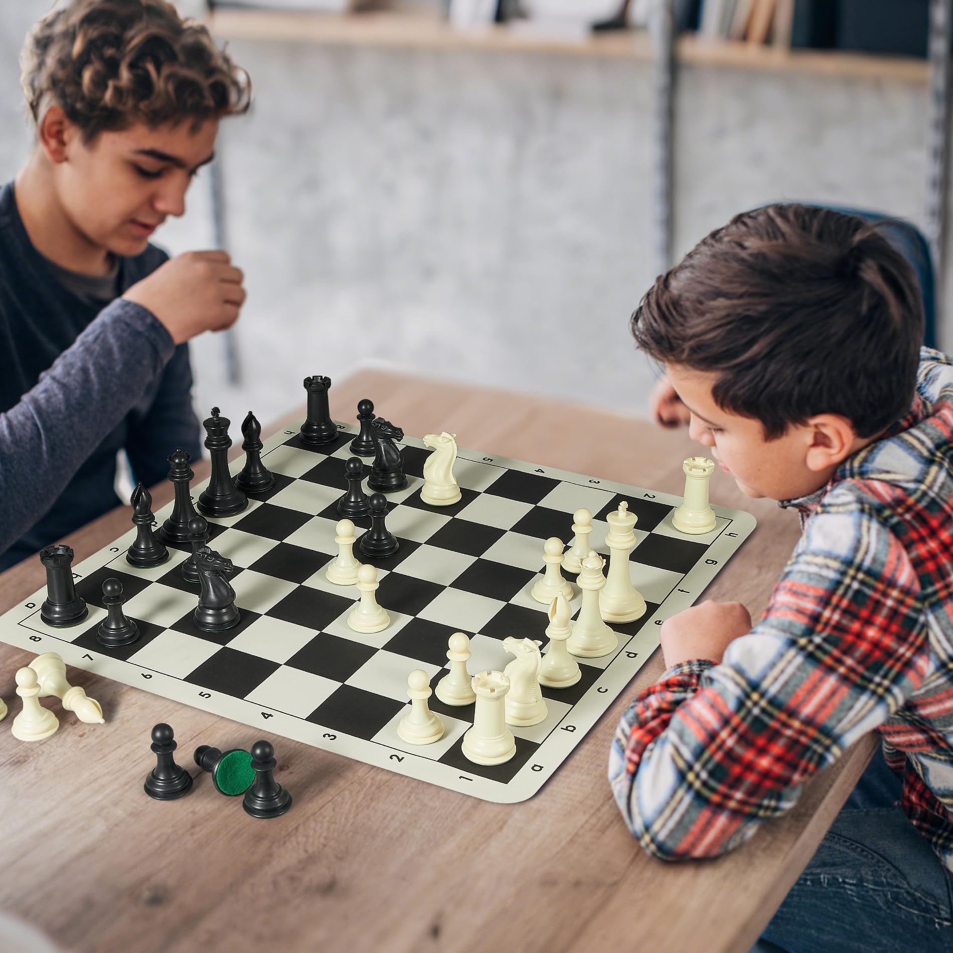 ELONGDI family game night décor option with stylish chess set