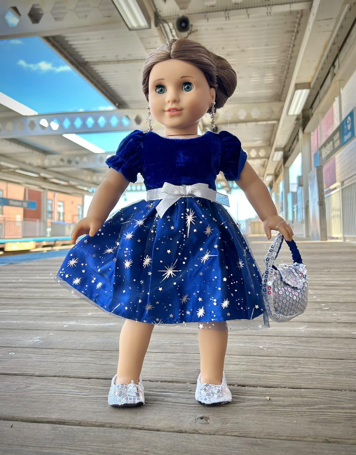 Emily Rose 18inch doll compatibility image demonstrates fit with common dolls.