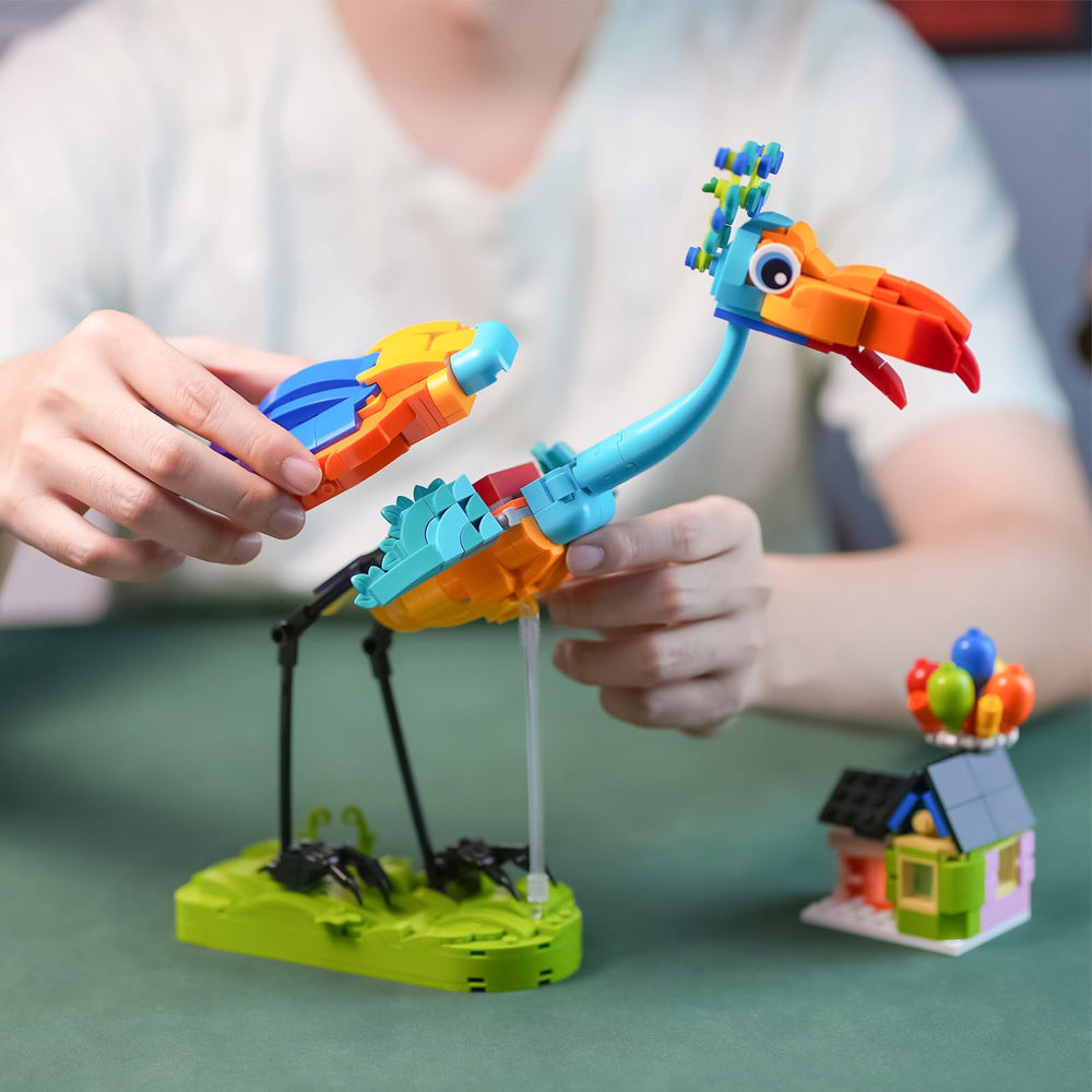 ENJBRICK Kevin Bird Up House LEGO compatibility for seamless display.