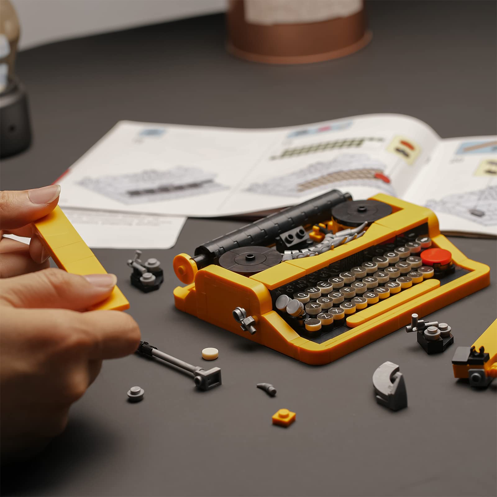 ENJBRICK Typewriter gift box packaging ideal for gifting enthusiasts.