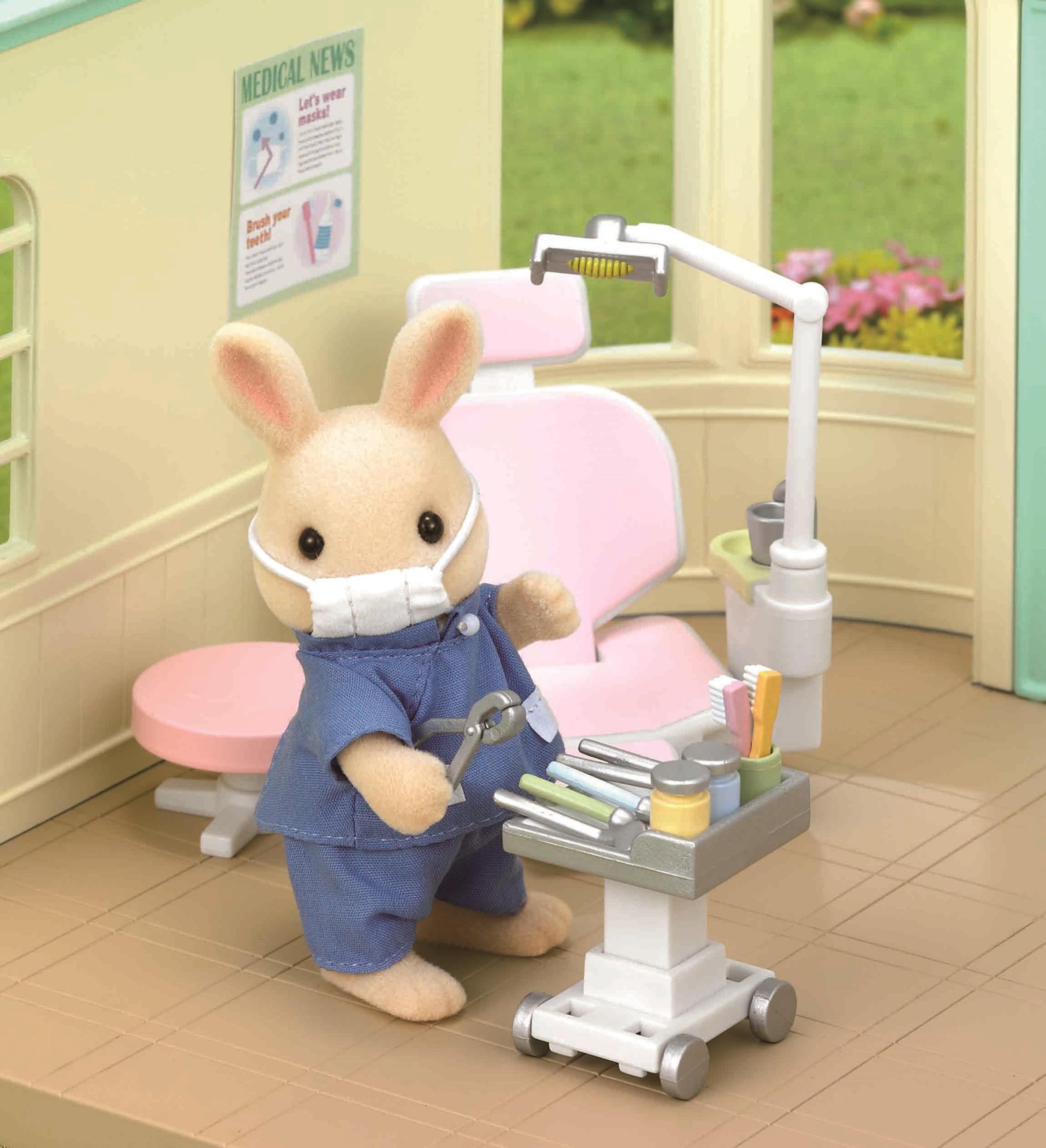 Epoch Sylvanian Families dentist kit packaging box and inserts
