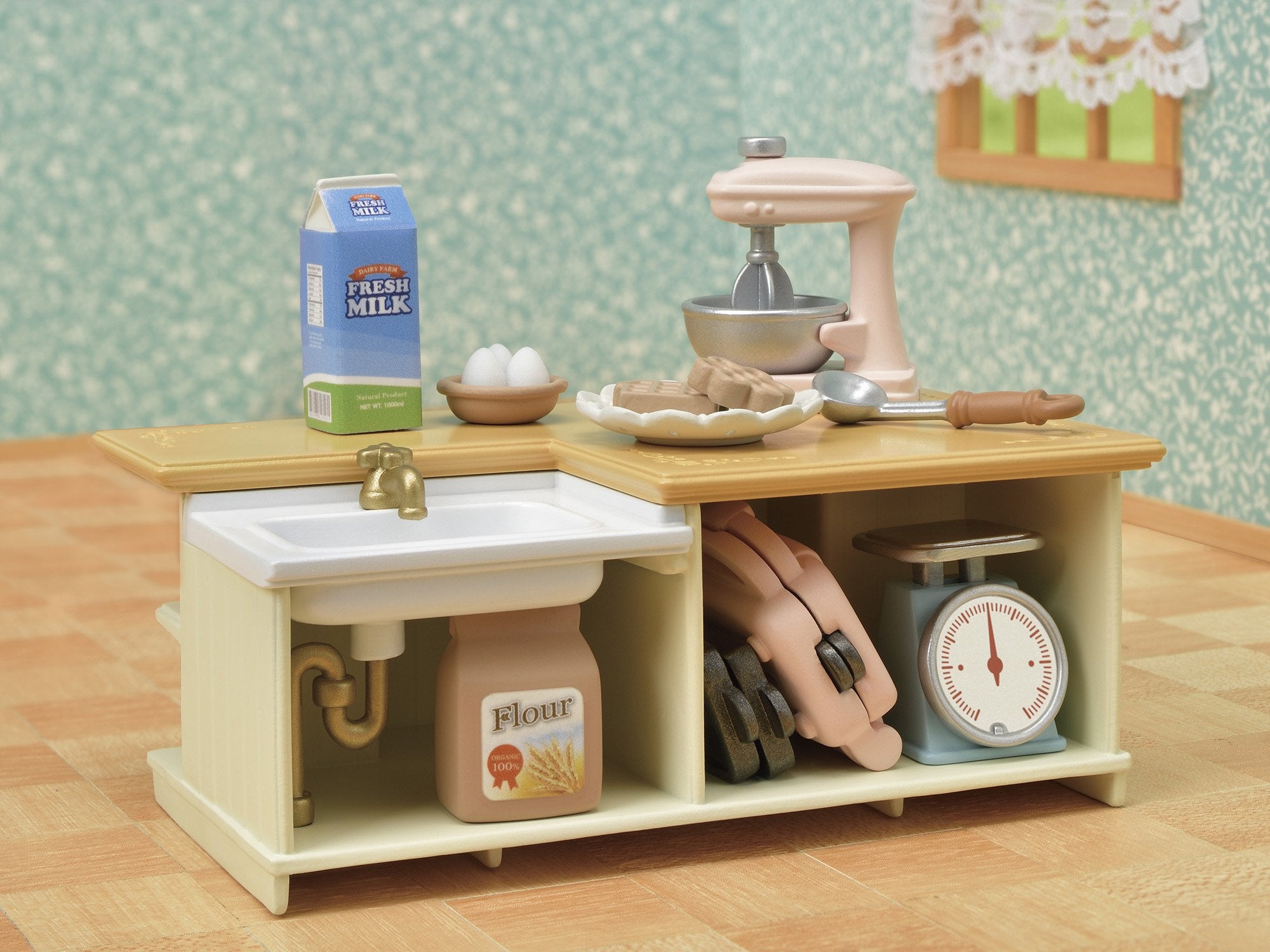 Epoch Sylvanian donut two-piece set adds authentic pastry play