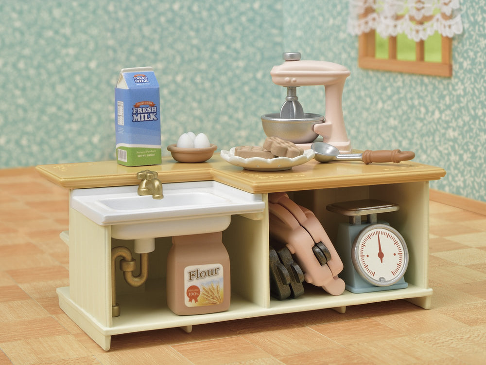 Epoch Sylvanian donut two-piece set adds authentic pastry play