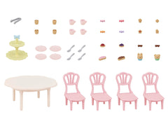 Epoch Sylvanian Families latte art collection with four designs for cafe-inspired play.