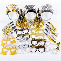 Erweicet coordinated party kit visuals create a stylish New Year’s setup.
