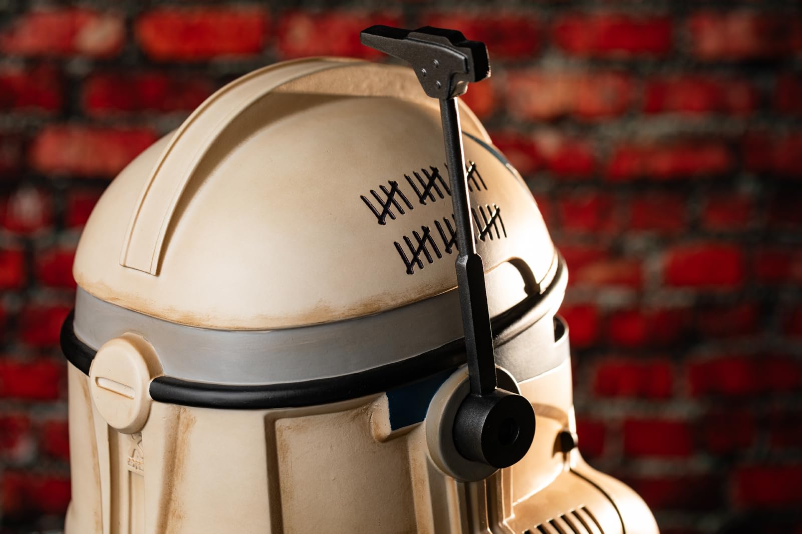 Evere Capt. Rex helmet tinted visor for outdoor viewing and protection