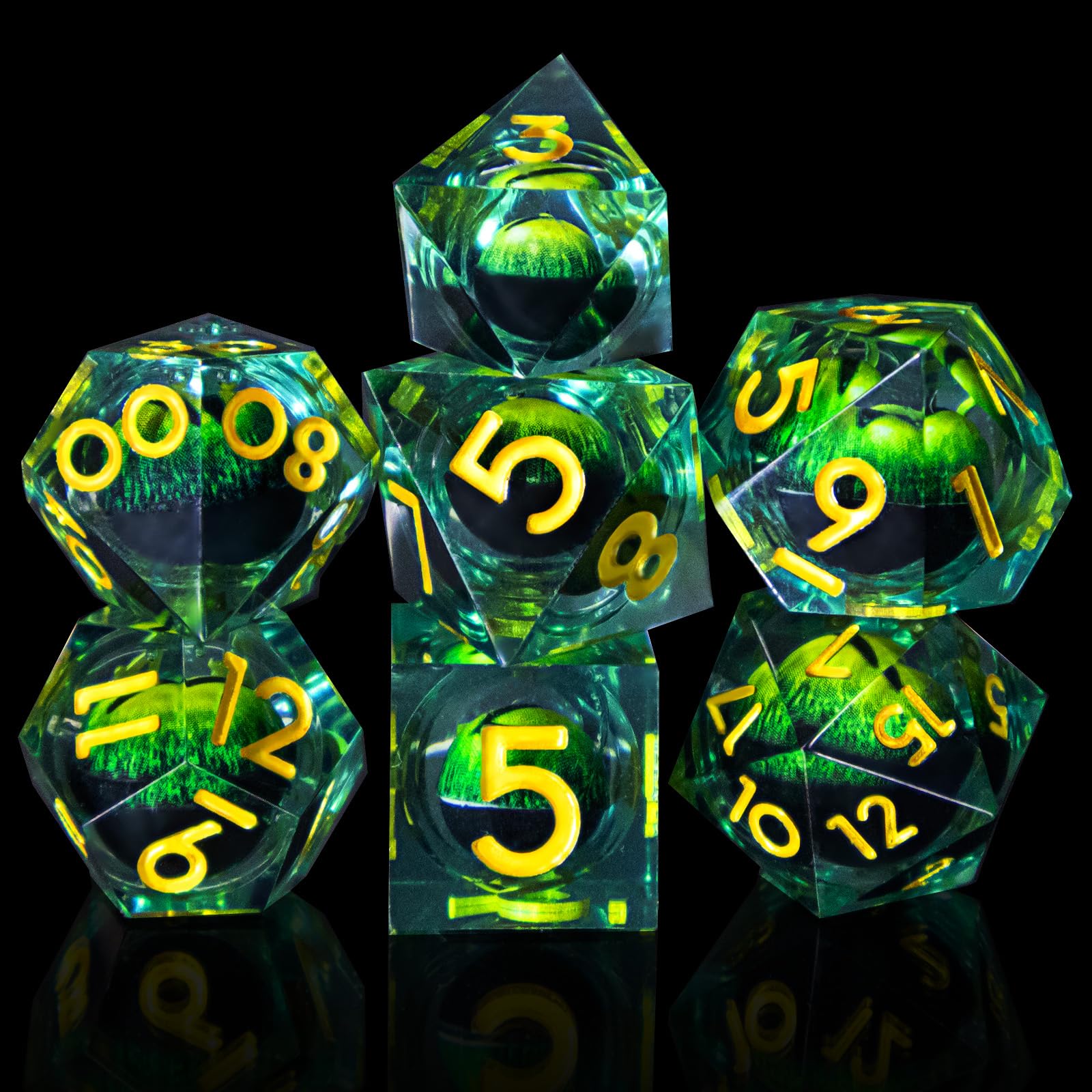 EZUO hand-sanded polished dice provide smooth texture and comfortable handling.