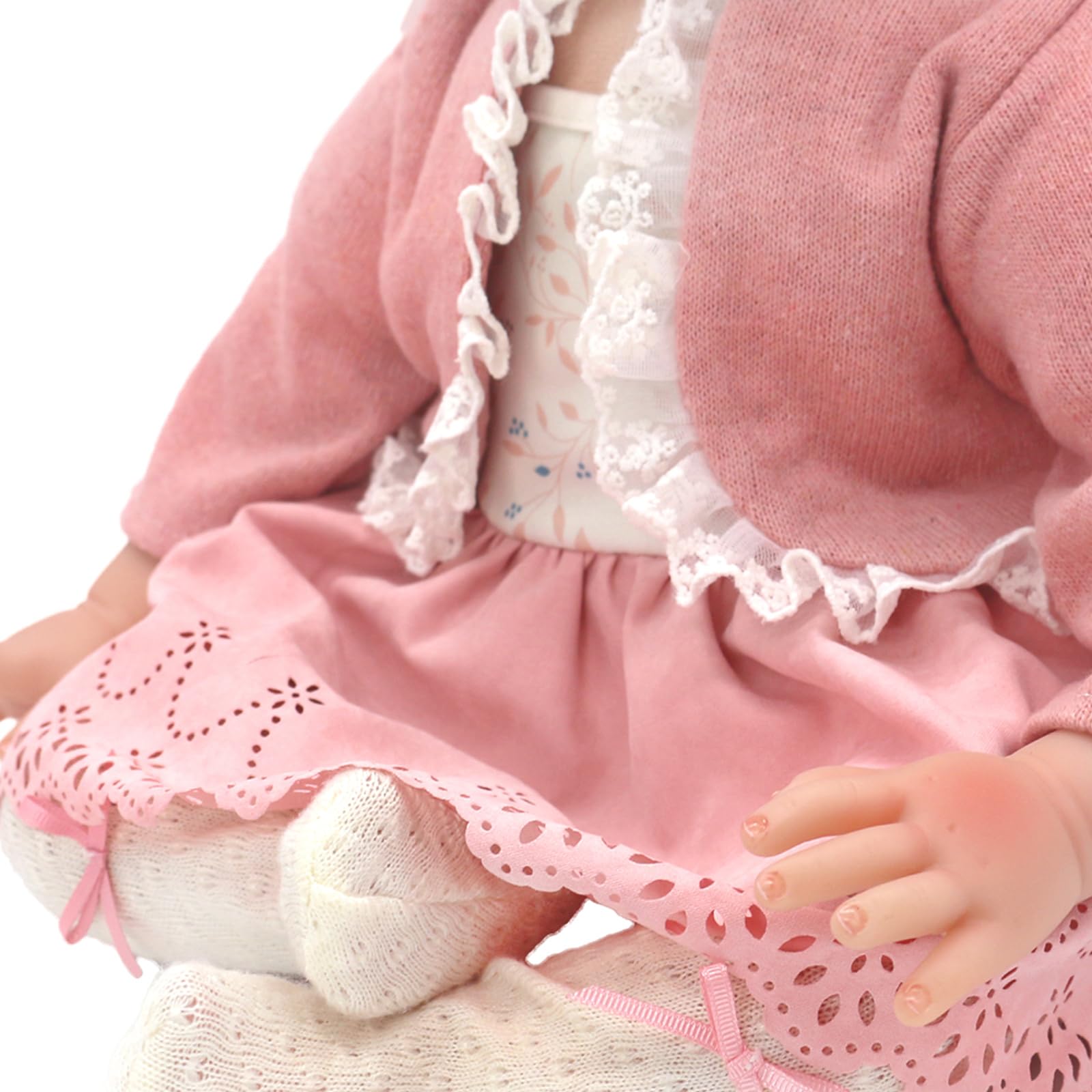 FADALEA soft-material doll clothes promote gentle dressing experiences.