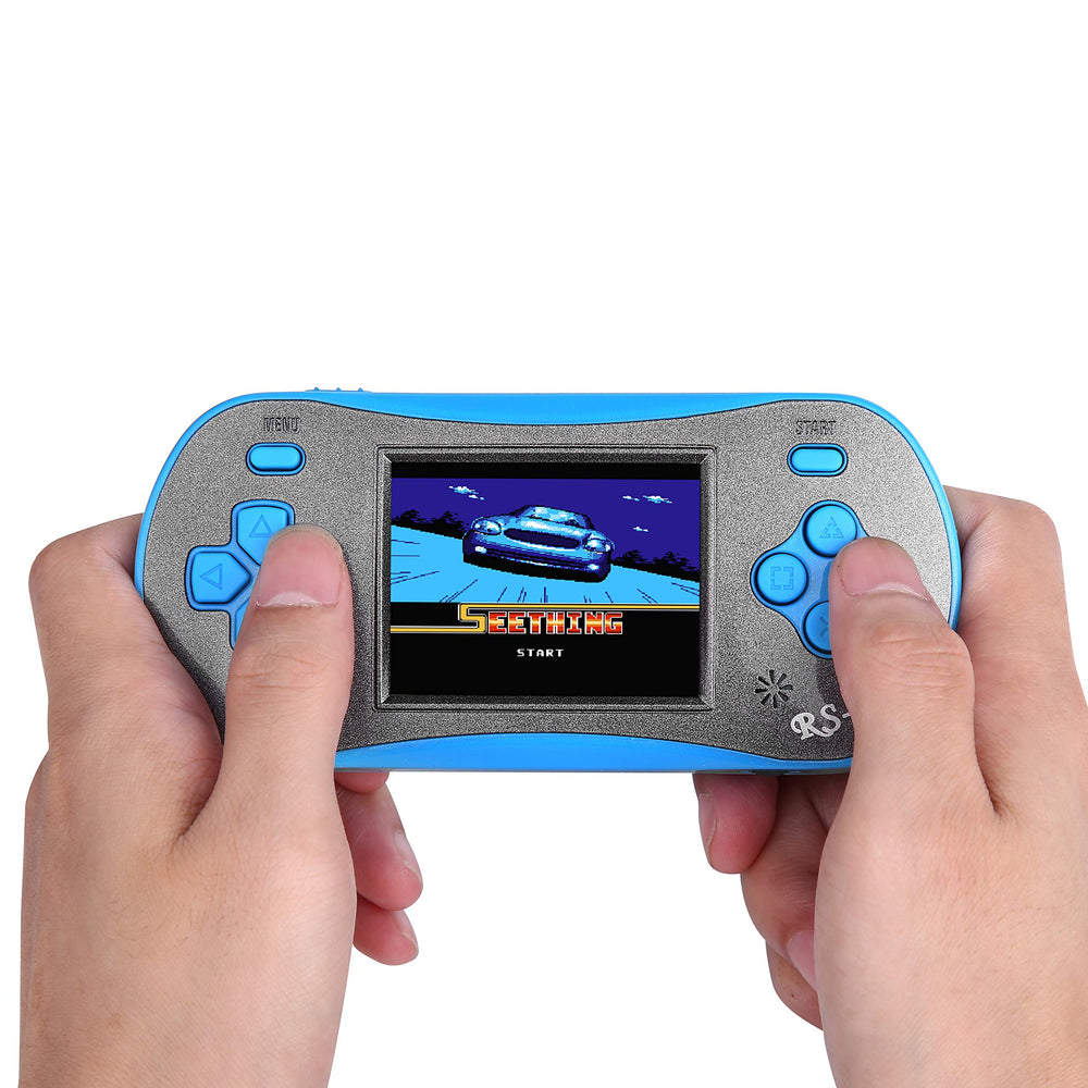 FAMILY POCKET RS16 durability shot demonstrates fingerprint and scratch resistant construction