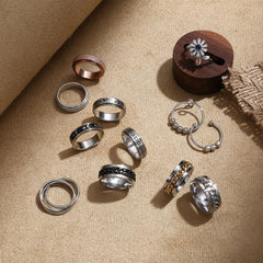 FASACCO flower ring delivers soothing fidget action in meetings.