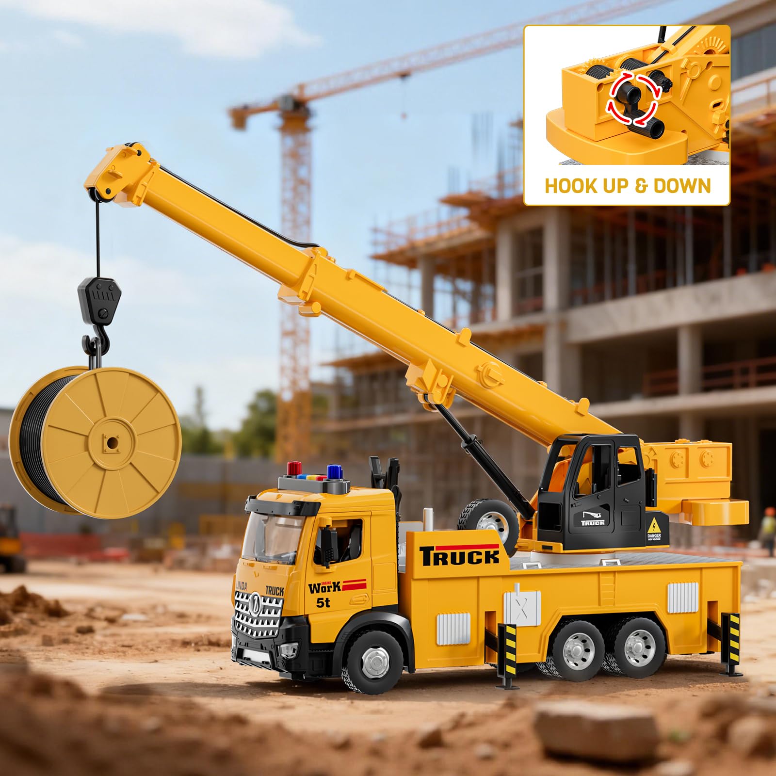 FEIDAMA mobile crane toy work platform rotation captures 270‑degree action in play