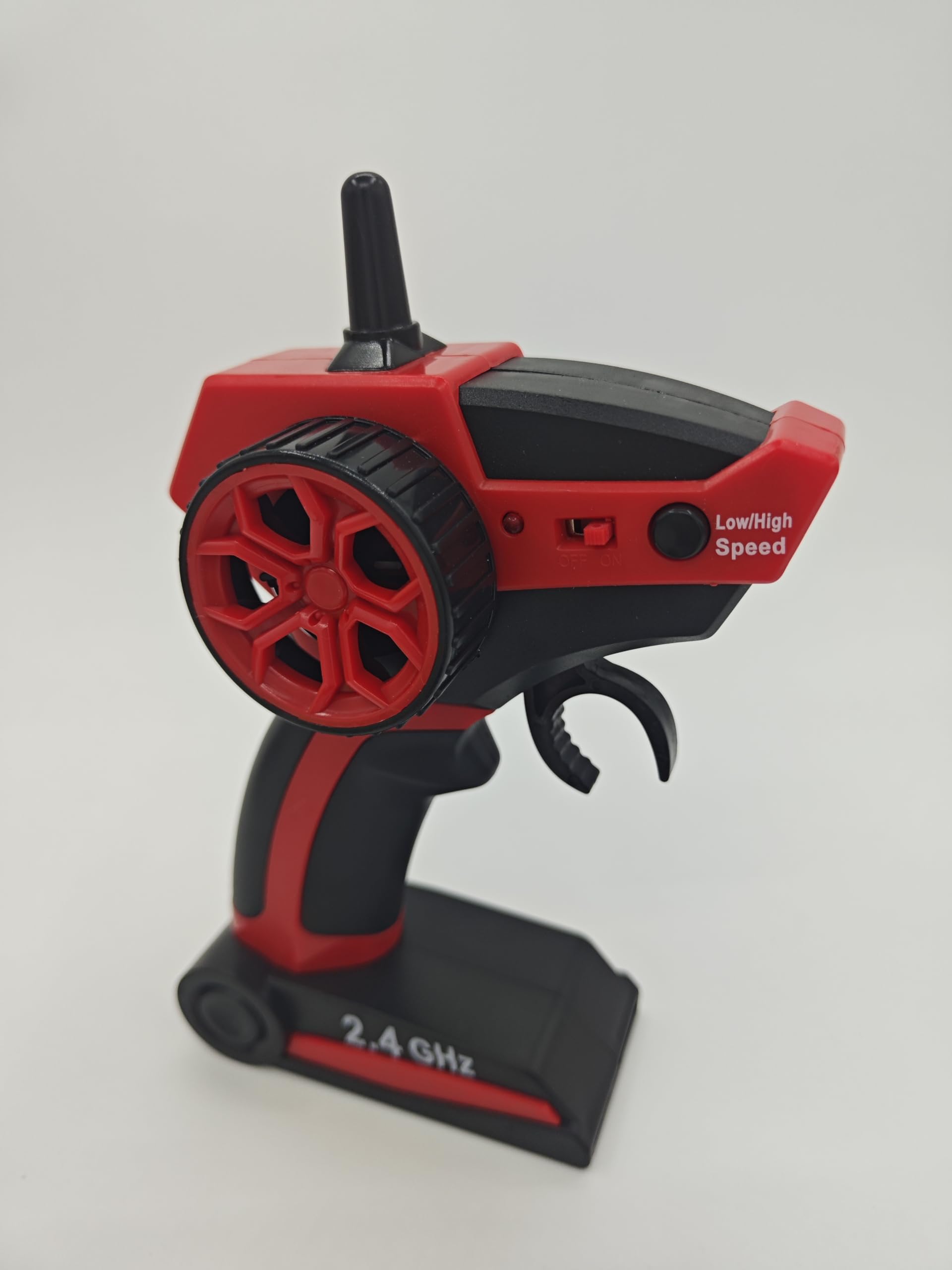 FelizWina 1:14 drift car dual Li-ion batteries for extended play.
