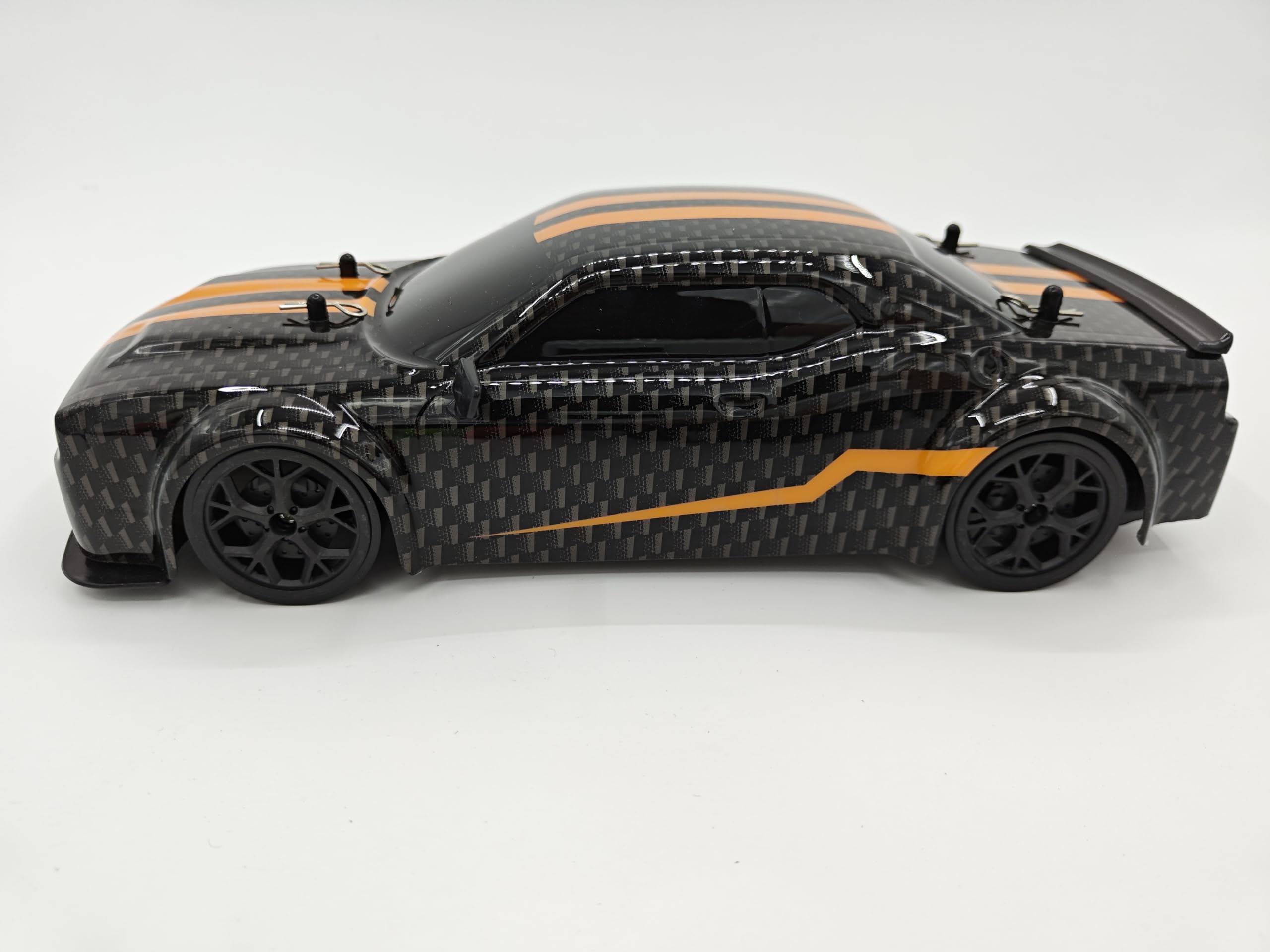 FelizWina 1:14 drift car rear view with rugged bumper protection.