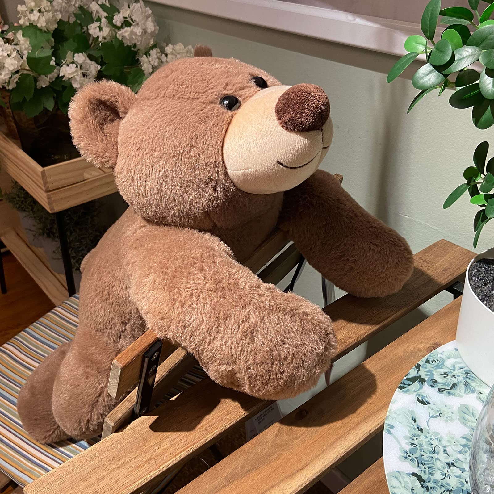 Fiosnow bear used as a plush pillow during quiet, relaxing moments