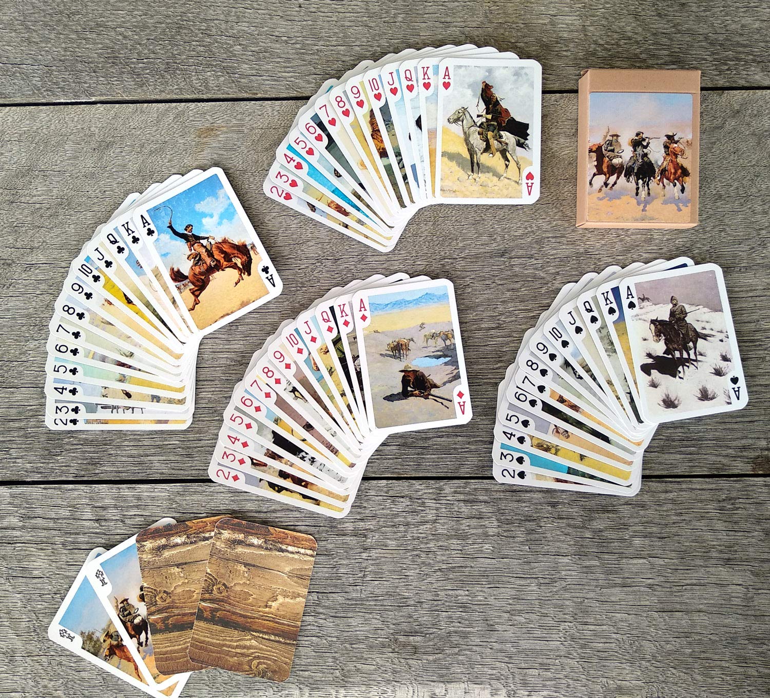 FLONZGIFT Wild West playing cards inner illustrations showcase retro posters and vintage magazines.