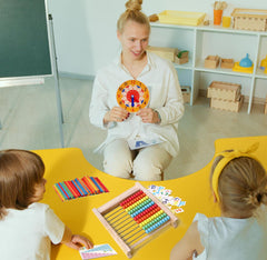 Flzoaveus learning clock with movable hands teaches time concepts.