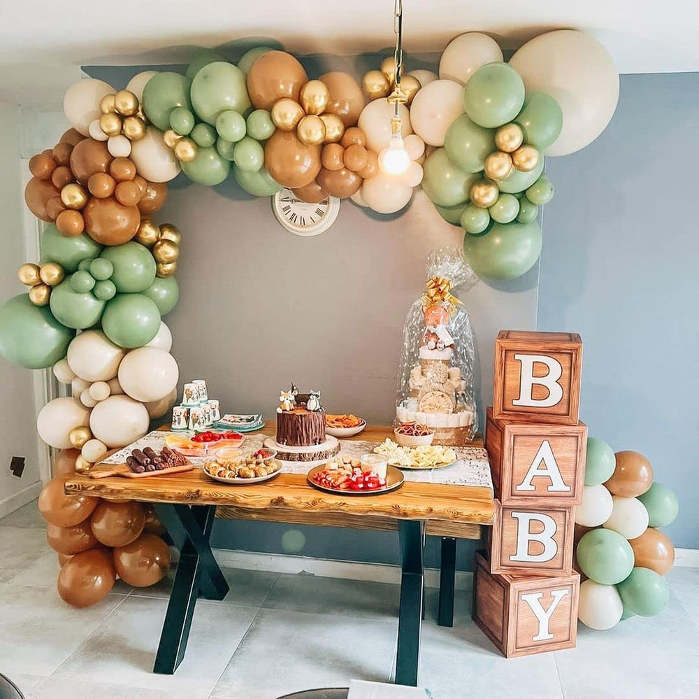 Frigg teddy-bear baby shower decor offers a warm, playful touch for guests.
