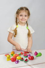 Fun Little Toys kid-friendly play set encourages sharing and role play.
