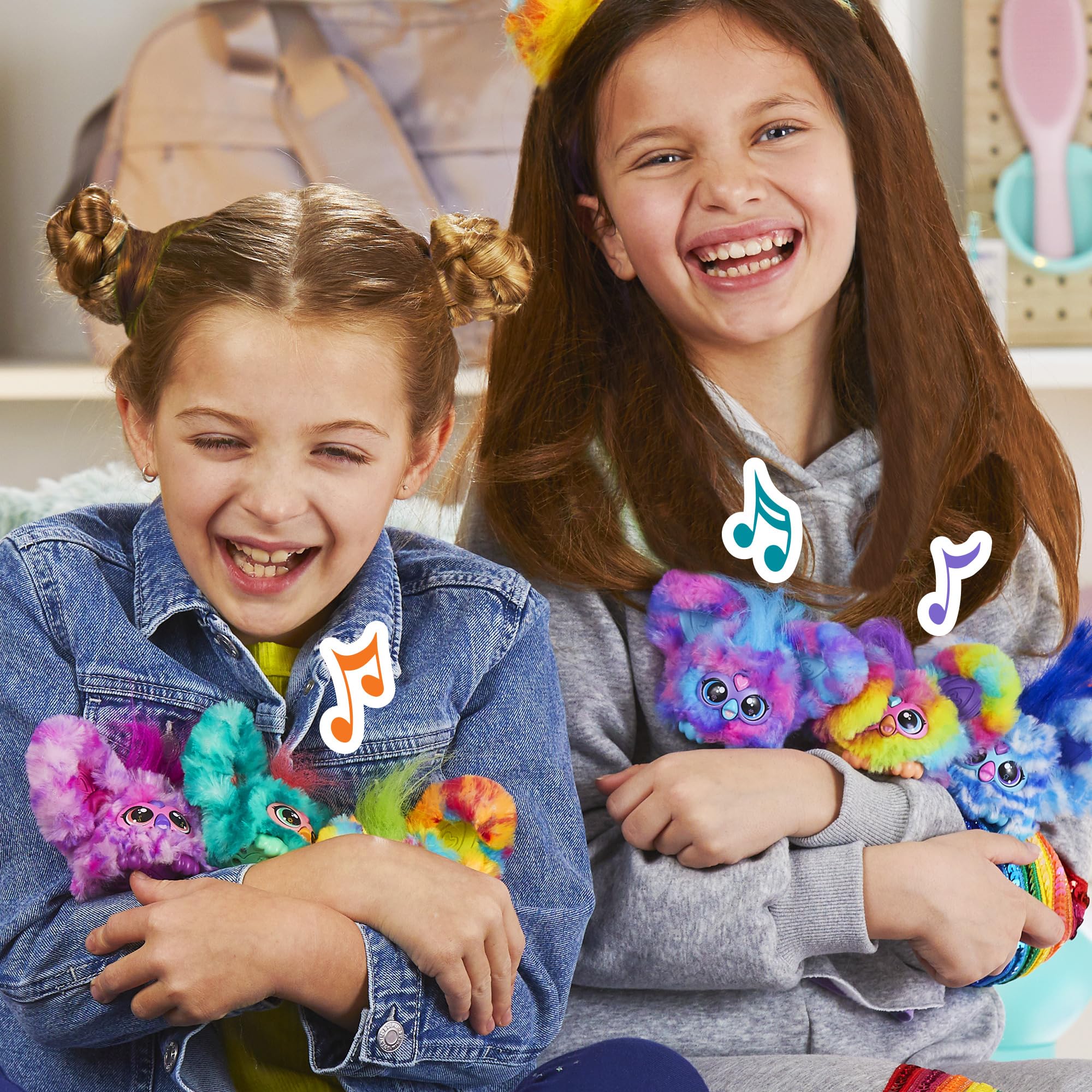 Furby Furblets Blue-White Fur: eye-catching color enhances sensory play.
