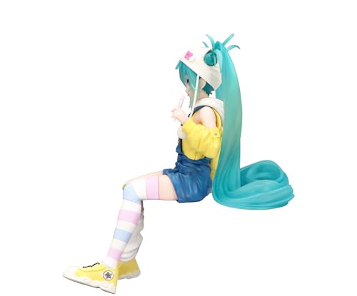 FuRyu Hatsune Miku Noodle Stopper Lollipop figure highlights vibrant colors.