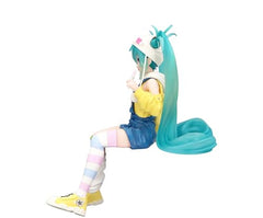 FuRyu Hatsune Miku Noodle Stopper Lollipop figure highlights vibrant colors.