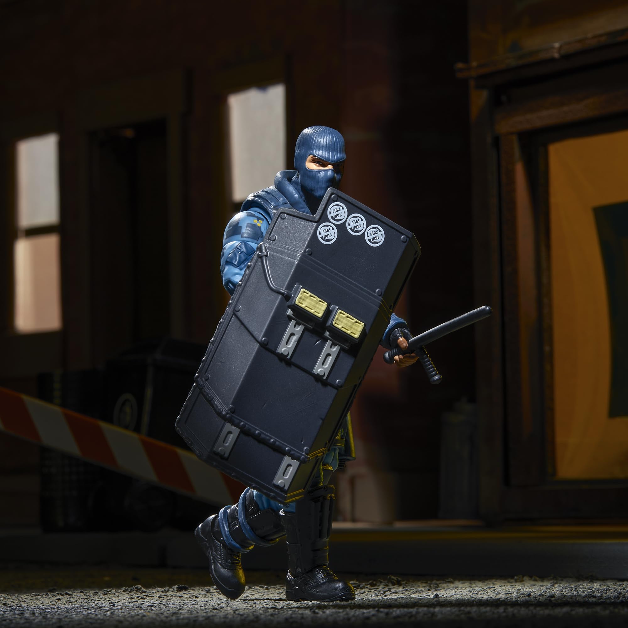 G.I. Joe Classified Series Jason Shockwave Faria dual knives for close-quarters versatility.