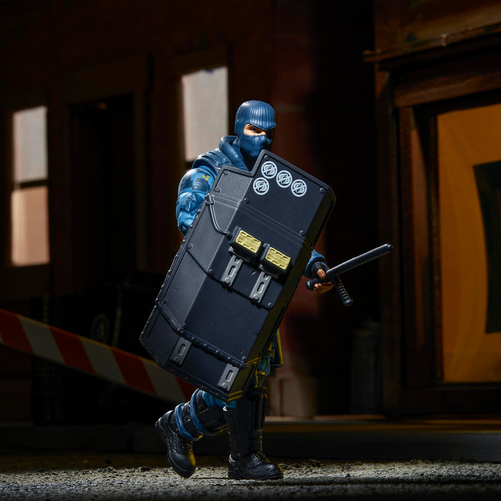 G.I. Joe Classified Series Jason Shockwave Faria dual knives for close-quarters versatility.