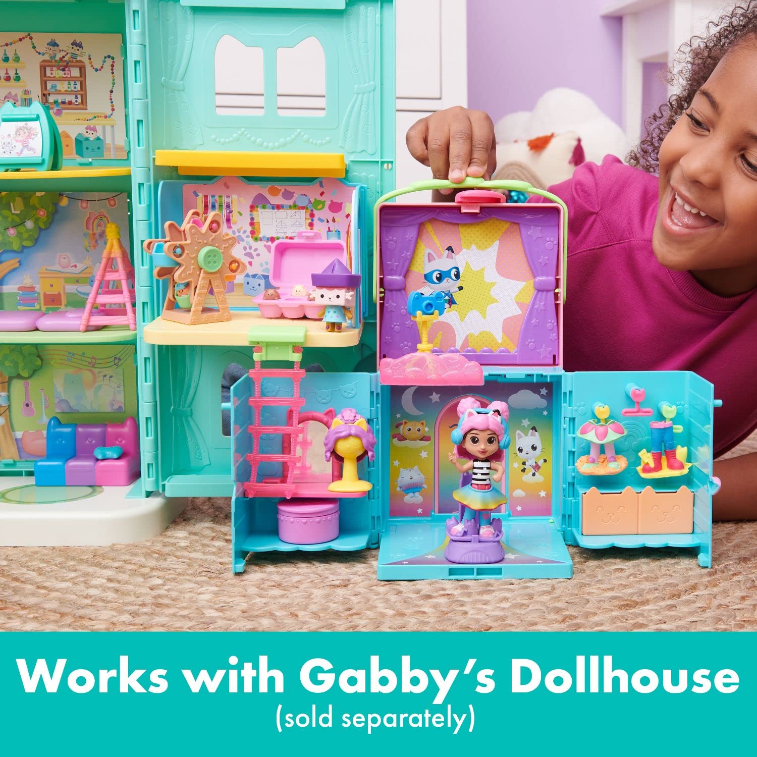Gabby's Dollhouse Dress-Up Closet Photo Studio Backgrounds: choose from four backdrops for fun pretend shoots.