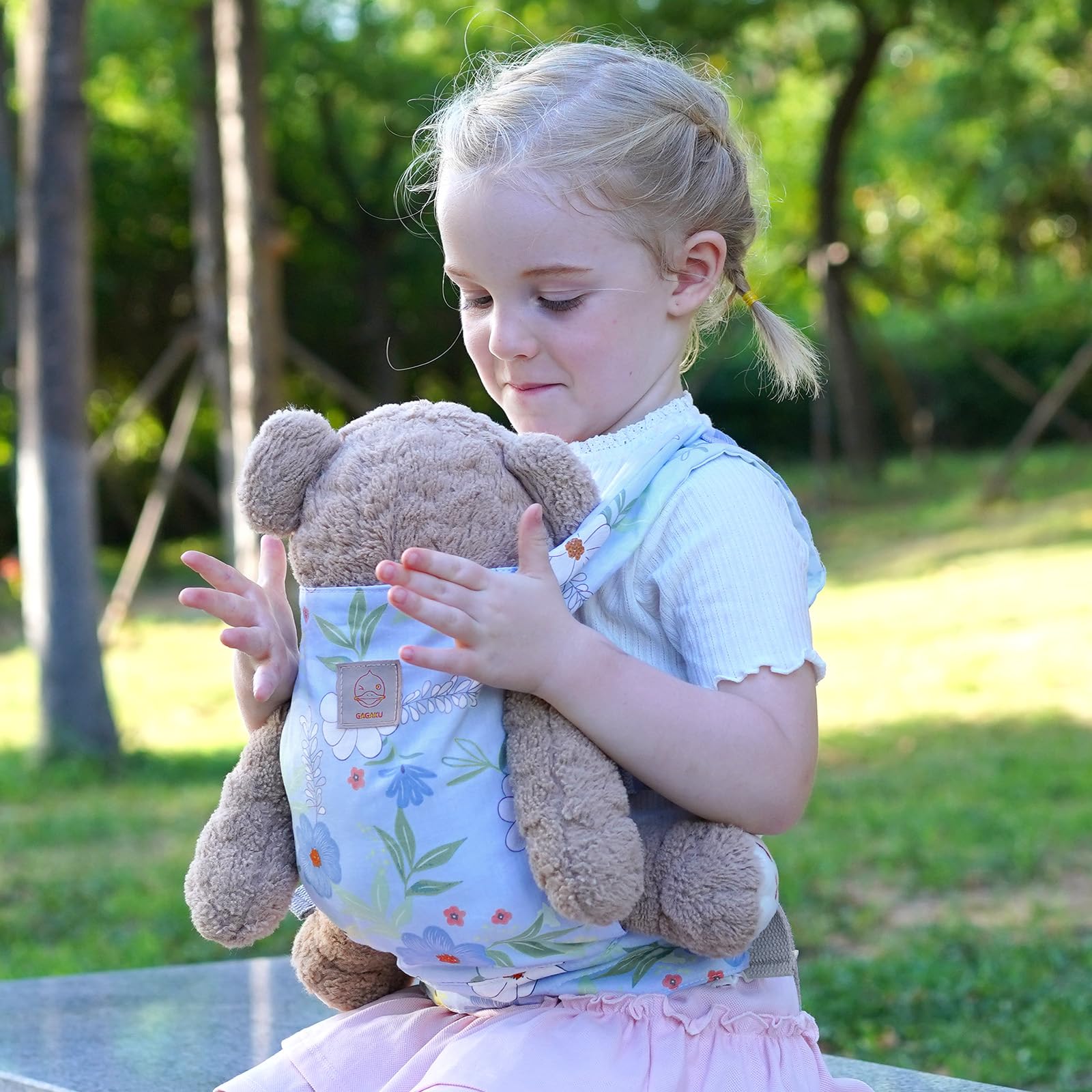 GAGAKU Doll carrier blue weighs 0.4 lb for light comfort.