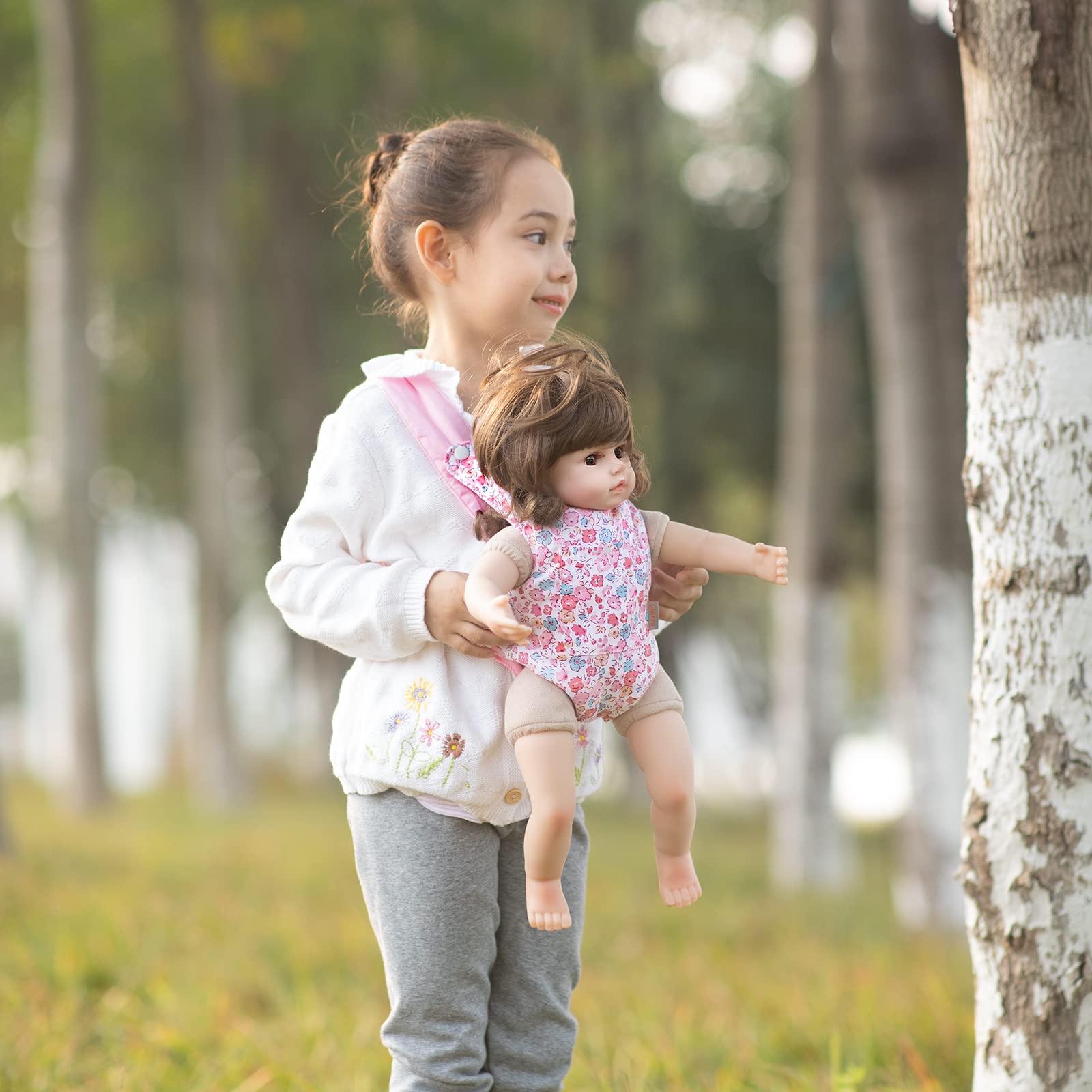 GAGAKU carrier supports dolls up to 20 inches, including American Girl style.